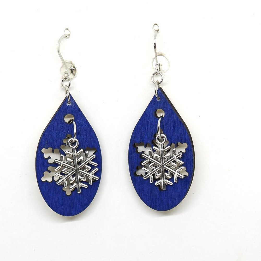 Navy Silver Snow Earrings